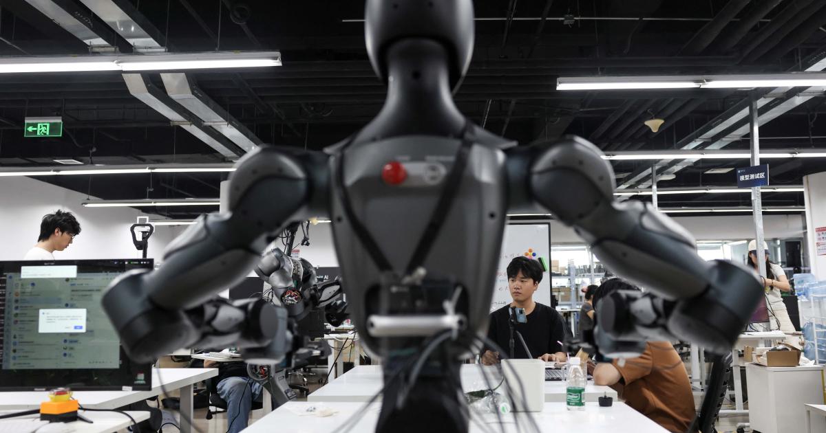 The Trouble With the Nuclear-AI Analogy
